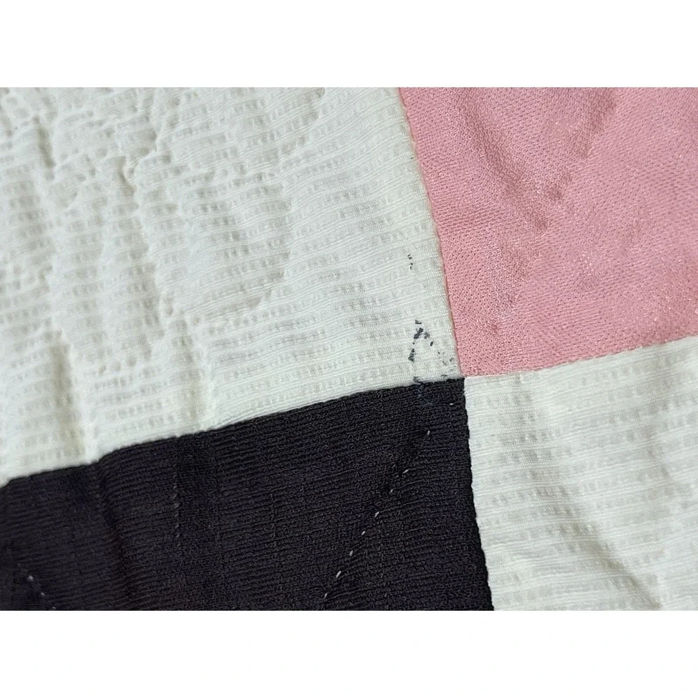 Vintage Indiana Amish Made handmade patchwork quilt Pink Small Child Throw 45x48
